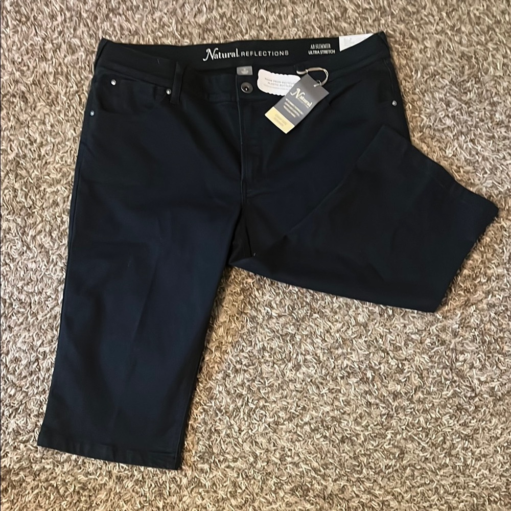 Natural Reflections Black Capris Pants